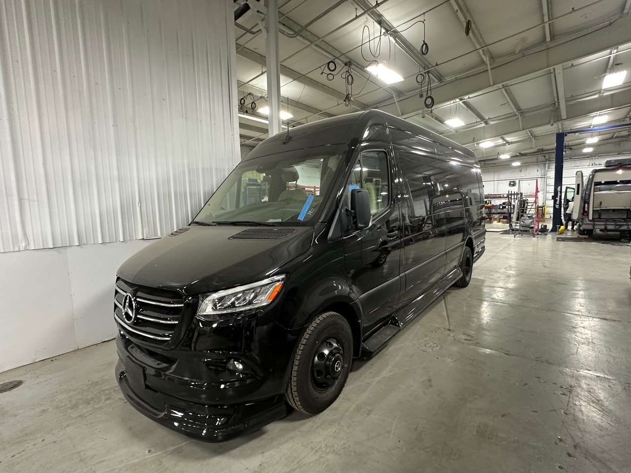 Luxury Sprinter Sales by American Coach Sales - LUXE Cruiser 170/170 EXT