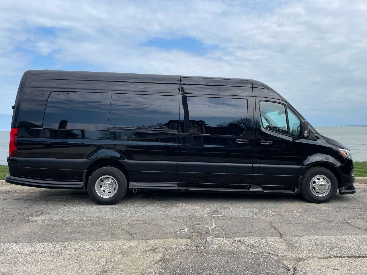 Luxury Sprinter Sales by American Coach Sales - 2024 Luxury Mobile Office 2024 170 EXT